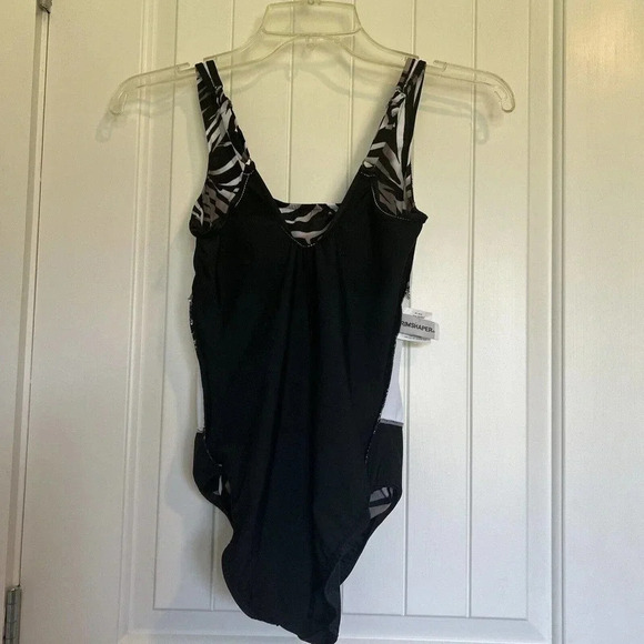 Trimshaper Size 6 animal print One Piece Swimsuit Top Built In Padded Bra EUC - Picture 11 of 12